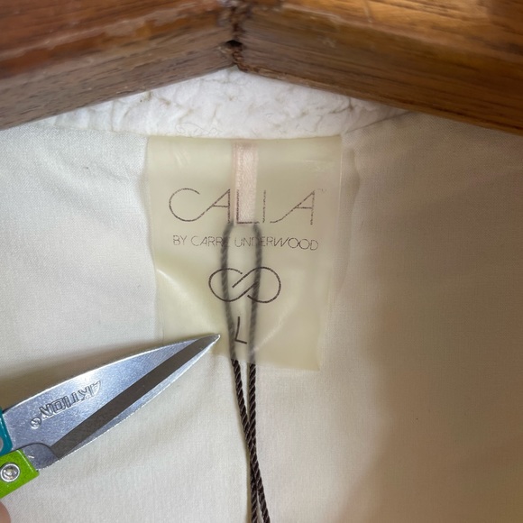 Women’s Calia Zip Up Vest - Picture 4 of 6